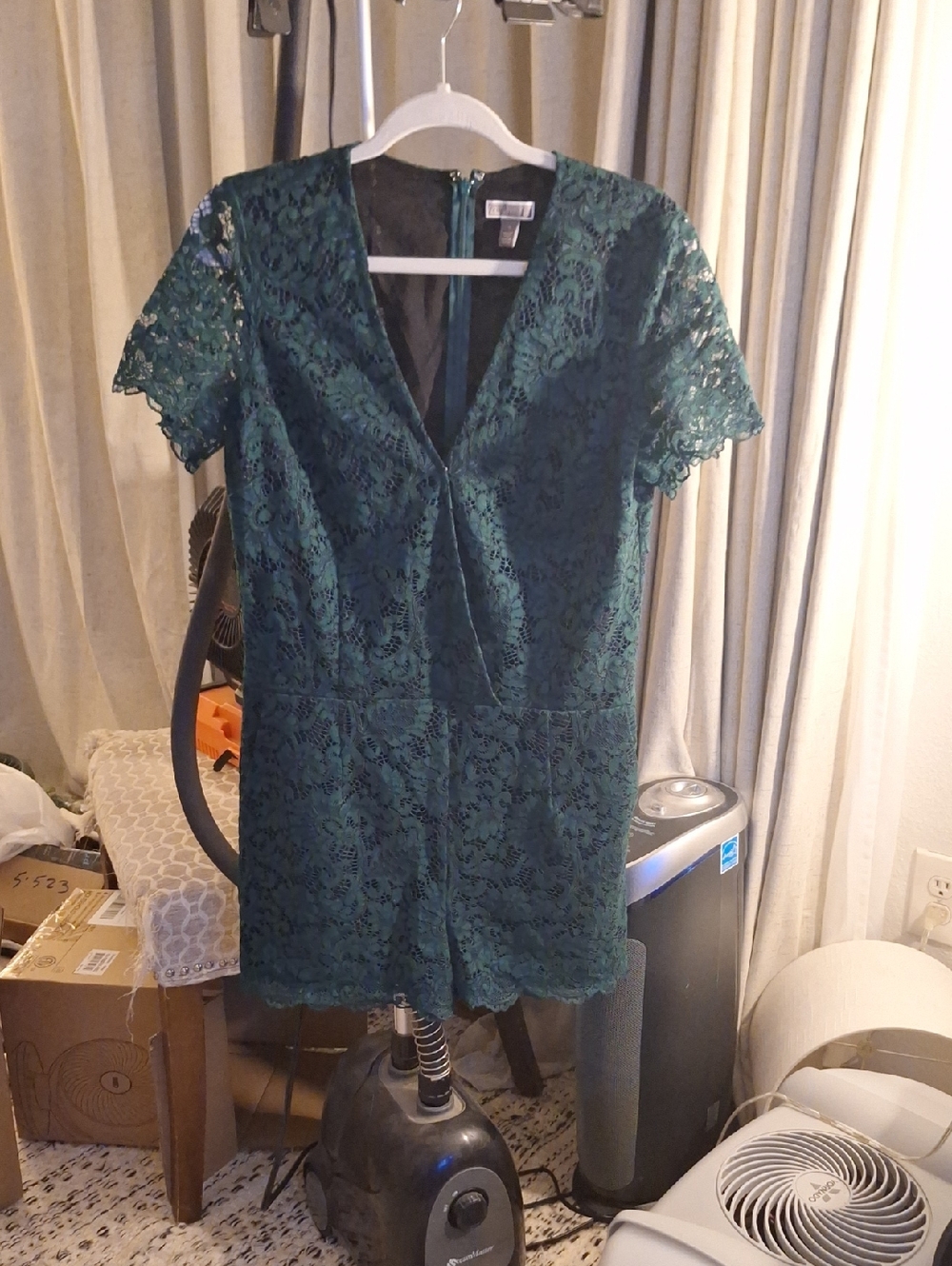 Chelsea28 Emerald Green Lace V-Neck Short Sleeve Top